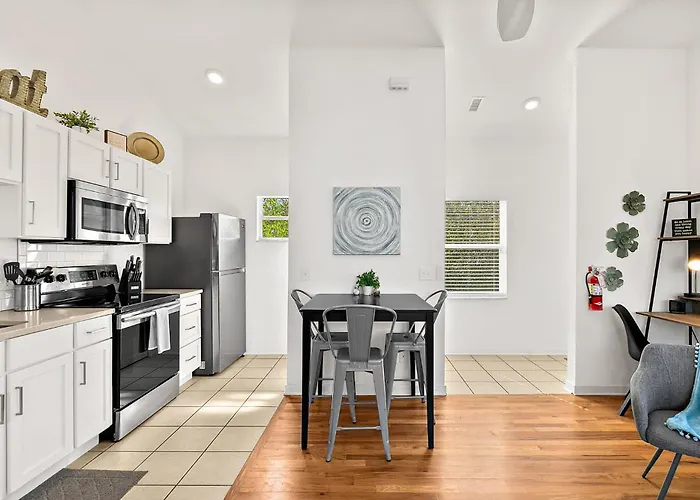 The Old Mission Collection - Downtown Bungalow